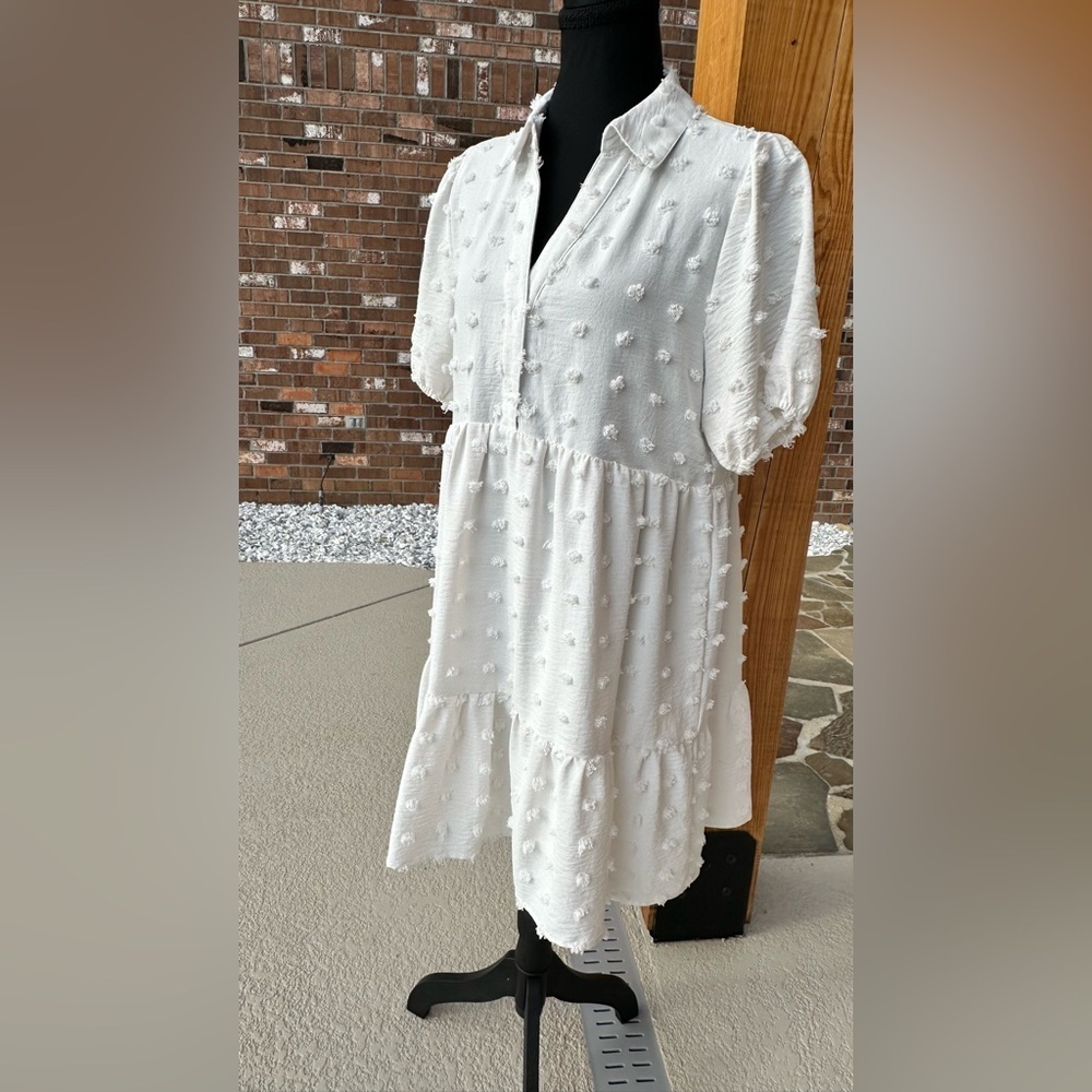 Very J. White Textured Midi Dress